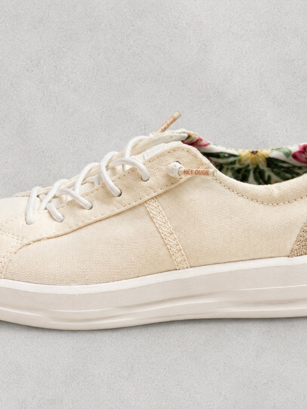 Hey Dude Karina Natural Coconut White Canvas Shoes Floral Lining Women’s Size 6